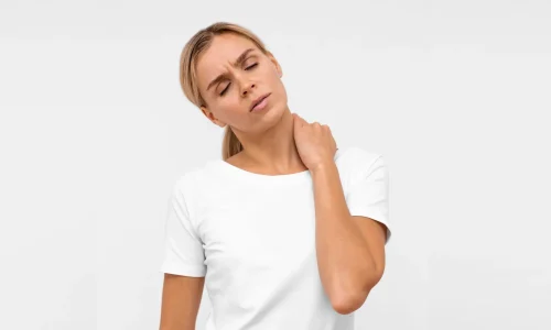 front-view-woman-with-neck-pain